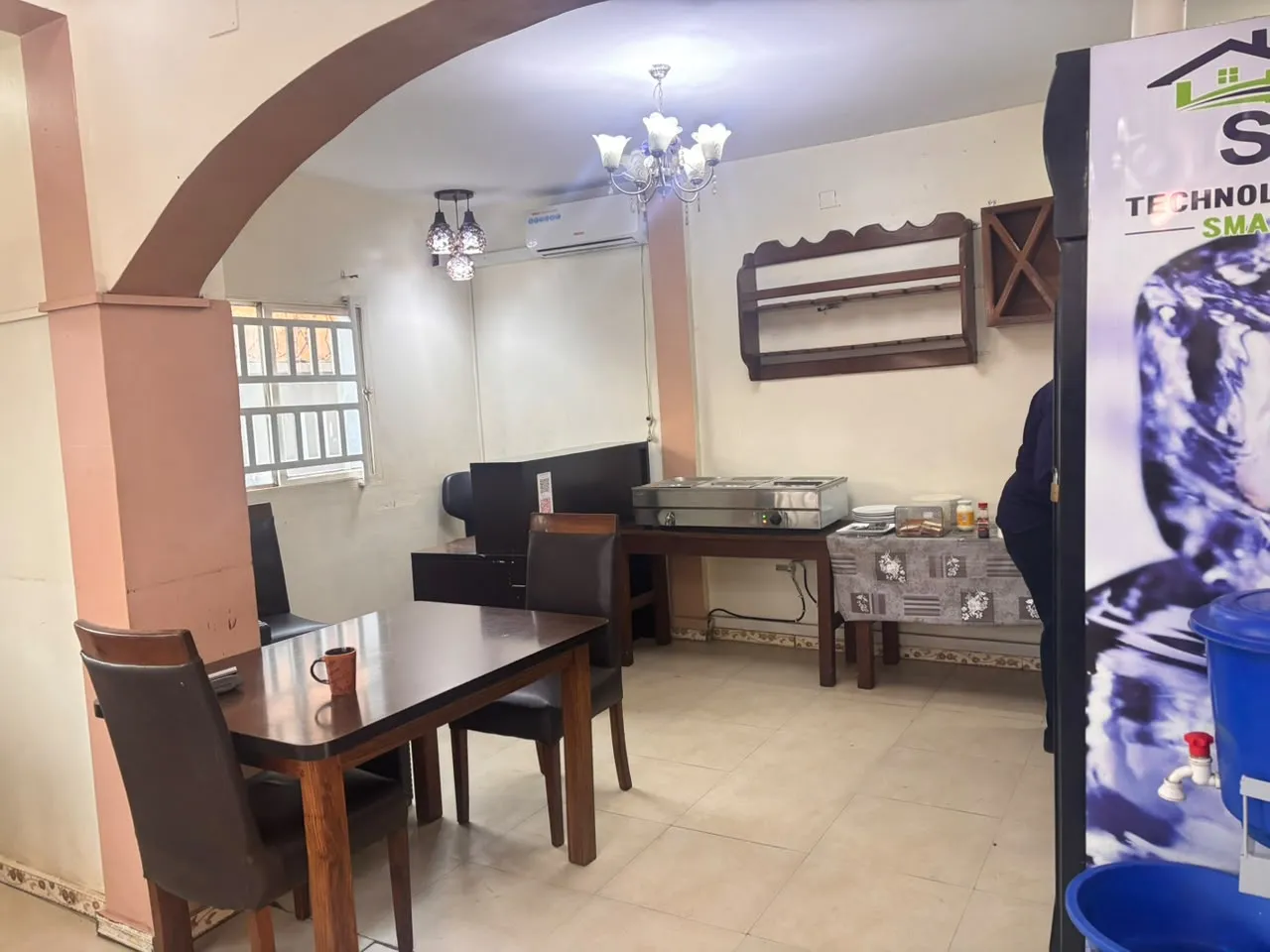 Salle du restaurant de l'Anglicane Guest House — photo 3