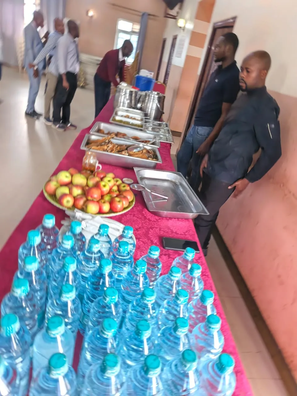 Buffet du restaurant de l'Anglicane Guest House — photo 7